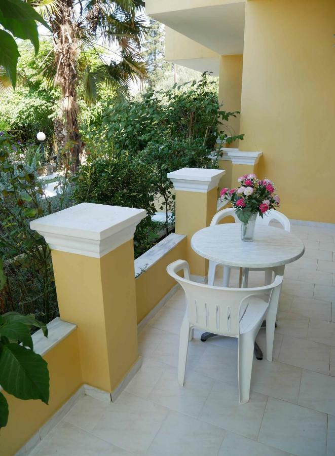 Yiannis Apartments Agios Georgios Pagoi Corfu Агиос Георгиос Пагон Екстериор снимка
