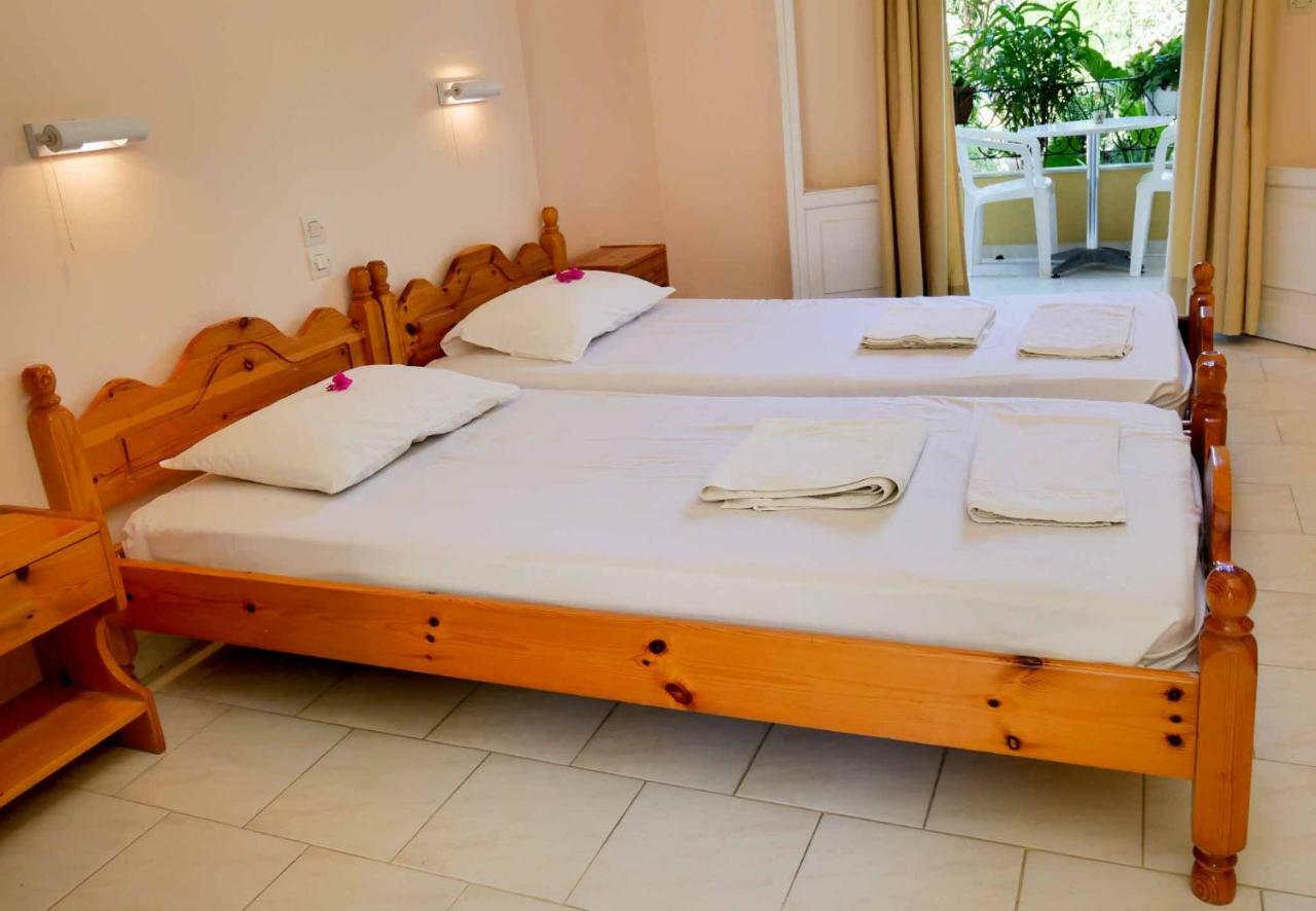 Yiannis Apartments Agios Georgios Pagoi Corfu Агиос Георгиос Пагон Екстериор снимка
