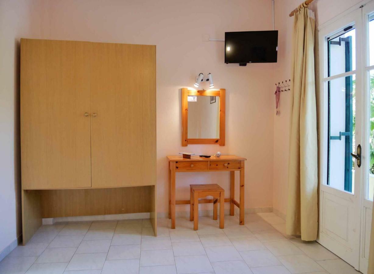 Yiannis Apartments Agios Georgios Pagoi Corfu Агиос Георгиос Пагон Екстериор снимка