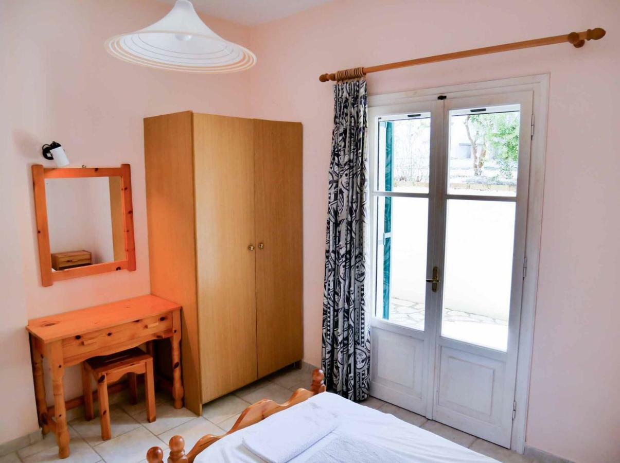 Yiannis Apartments Agios Georgios Pagoi Corfu Агиос Георгиос Пагон Екстериор снимка