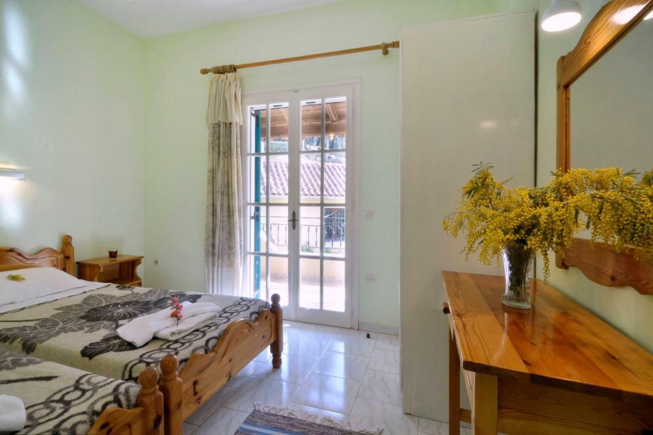 Yiannis Apartments Agios Georgios Pagoi Corfu Агиос Георгиос Пагон Екстериор снимка