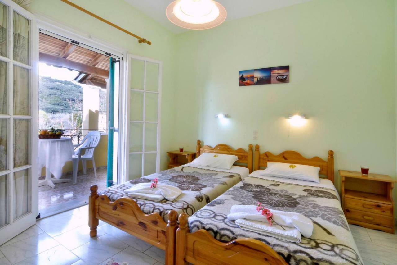 Yiannis Apartments Agios Georgios Pagoi Corfu Агиос Георгиос Пагон Екстериор снимка